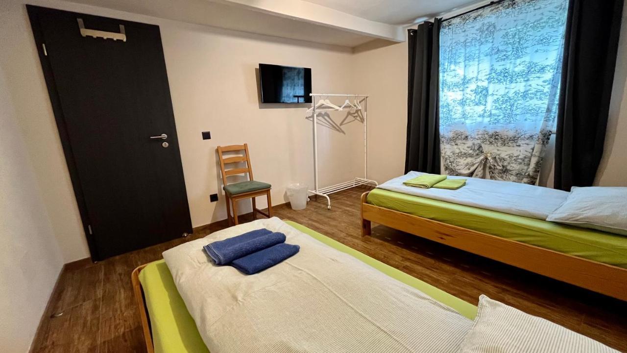Bed and Breakfast Franky House Am Nuerburgring à Quiddelbach Extérieur photo