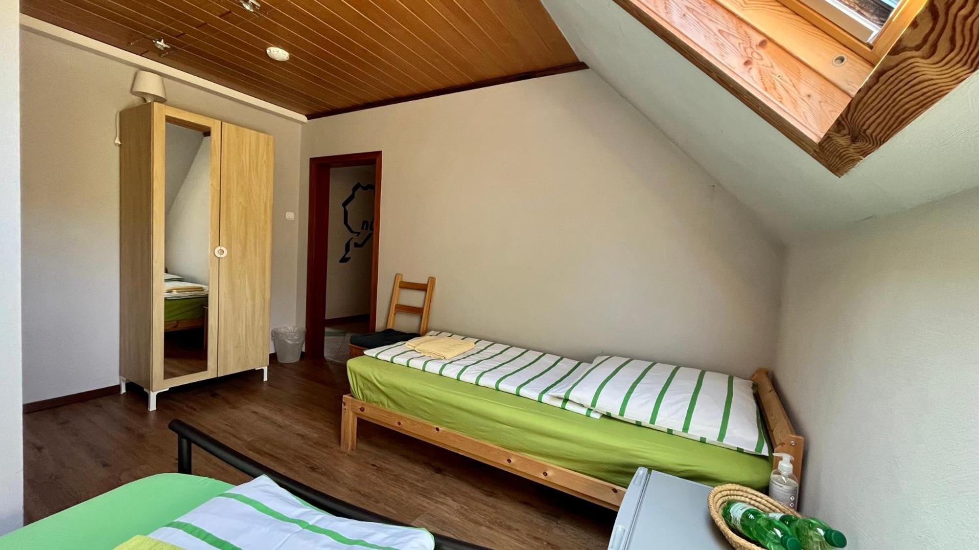 Bed and Breakfast Franky House Am Nuerburgring à Quiddelbach Extérieur photo